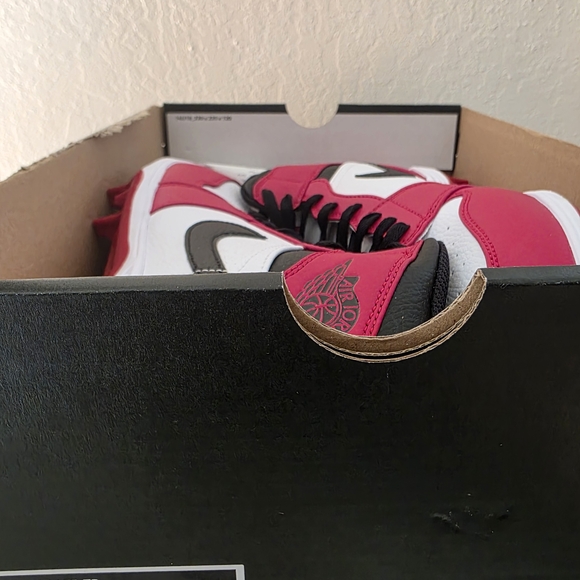 Nike Air Jordan 1 Retro Mid TD Men SZ 9.5 Chicago Red Football Cleats FJ6805-106